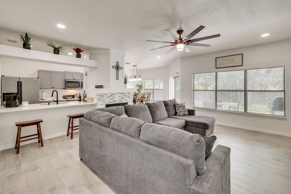 House (3 Bedrooms) | Interior
