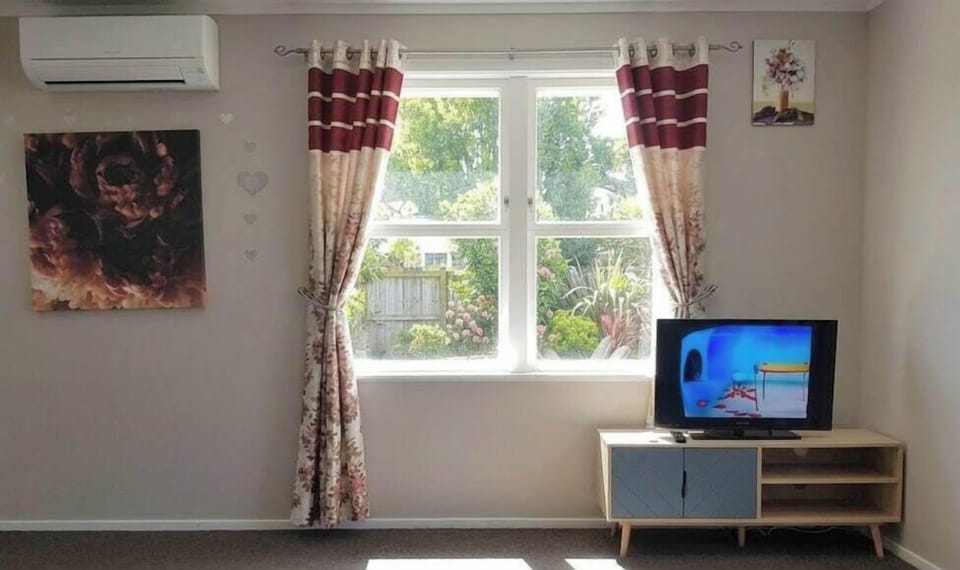 House, 3 Bedrooms, Kitchen, Garden View | Interior