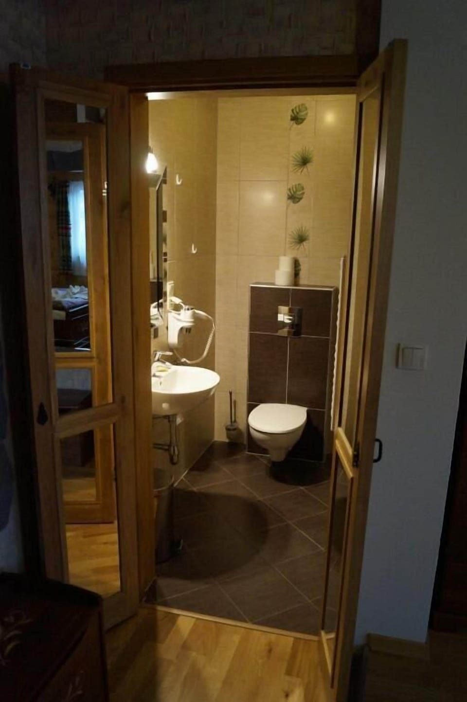 Comfort Twin Room, Mountain View | Bathroom | Shower, soap, shampoo, toilet paper