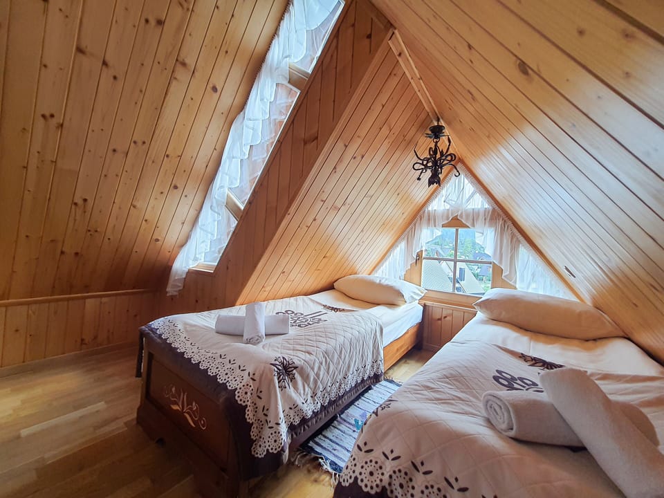 Family Quadruple Room, Mountain View | Free WiFi