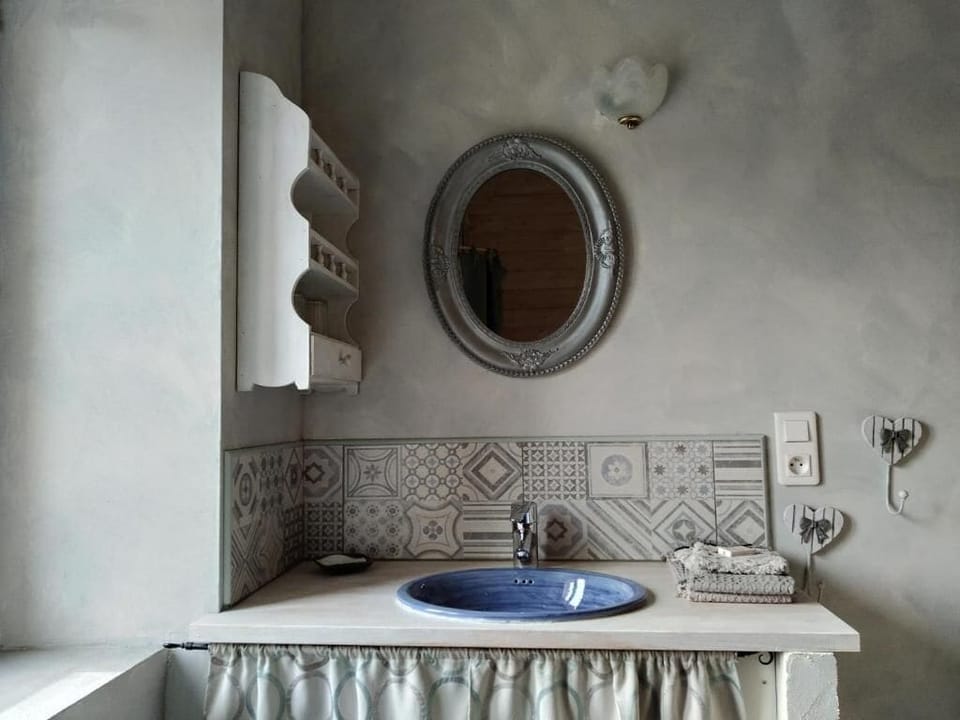 Double or Twin Room | Bathroom