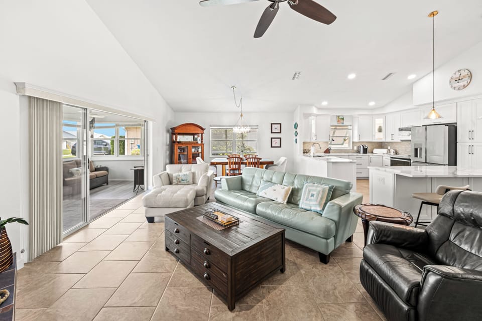 Bright, open floor plan