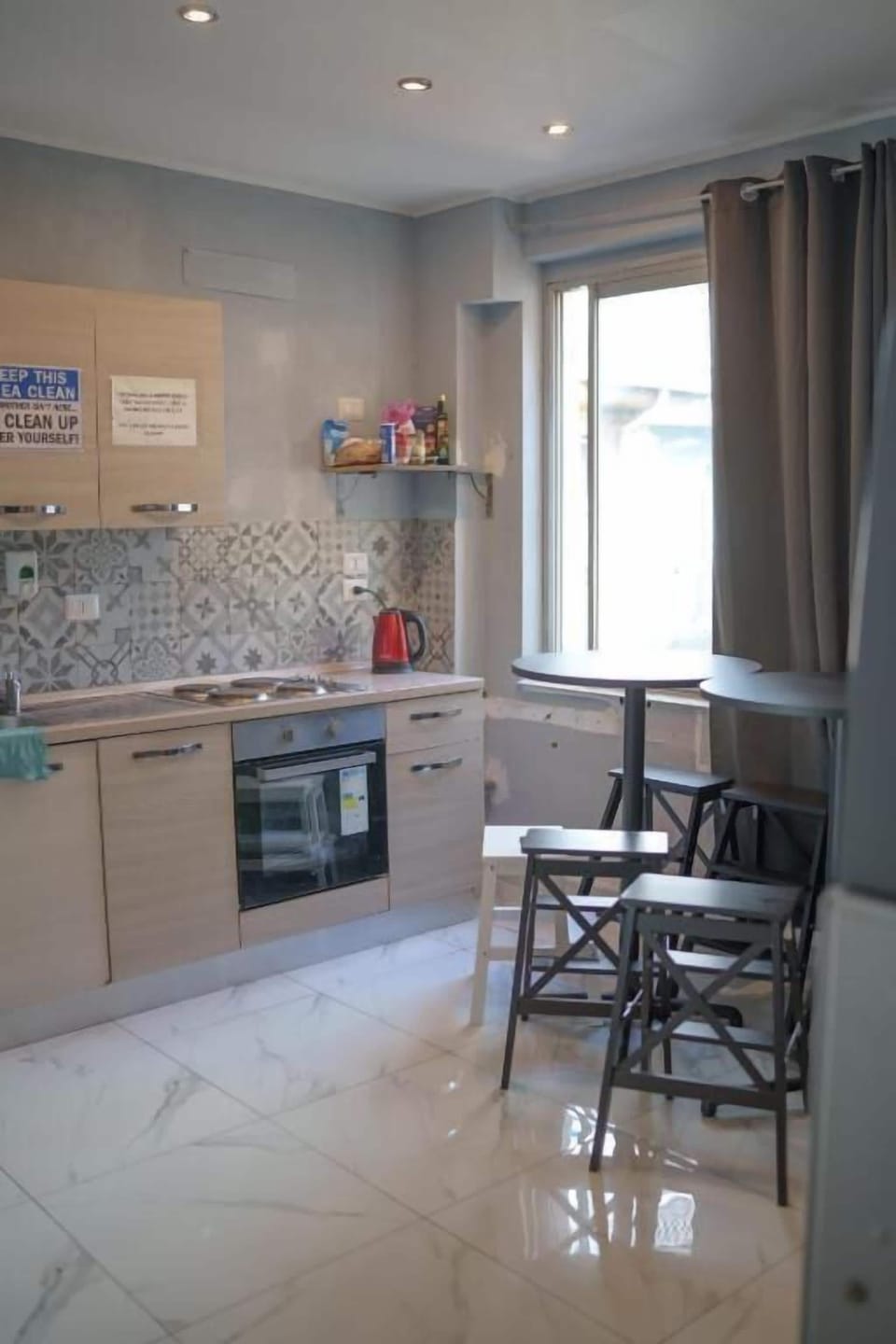 Shared Dormitory, Mixed Dorm, Shared Bathroom | Private kitchen | Shared fridge, microwave, electric kettle