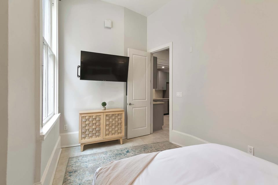 Queen Bed 
