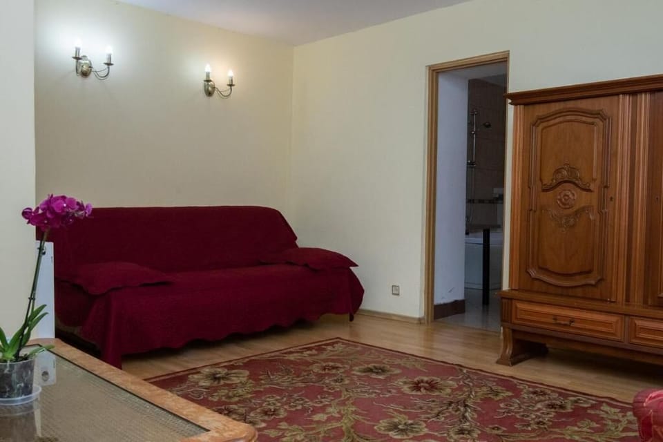 Basic Suite, Garden View | Living area