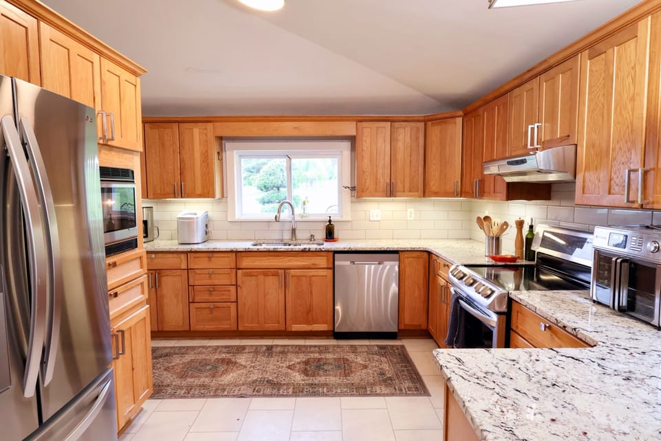 Spacious kitchen to cook for the crew or prep that carryout