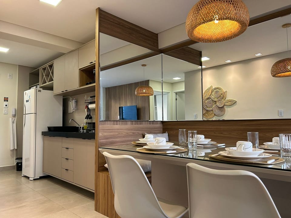 Deluxe Apartment, 2 Bedrooms, 2 Bathrooms, City View | Dining