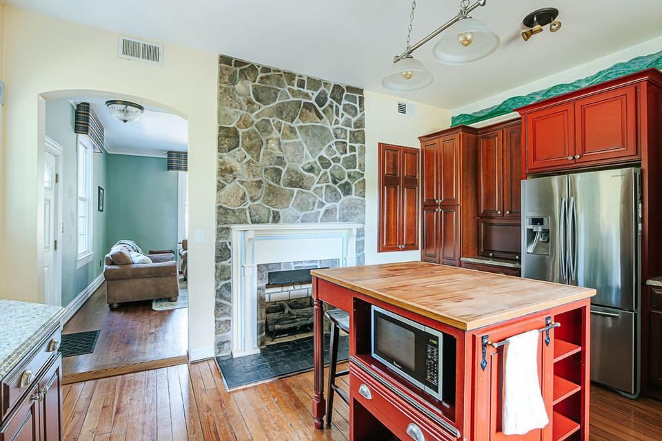 House, Private Bathroom (Clonmel Acres) | Shared kitchen