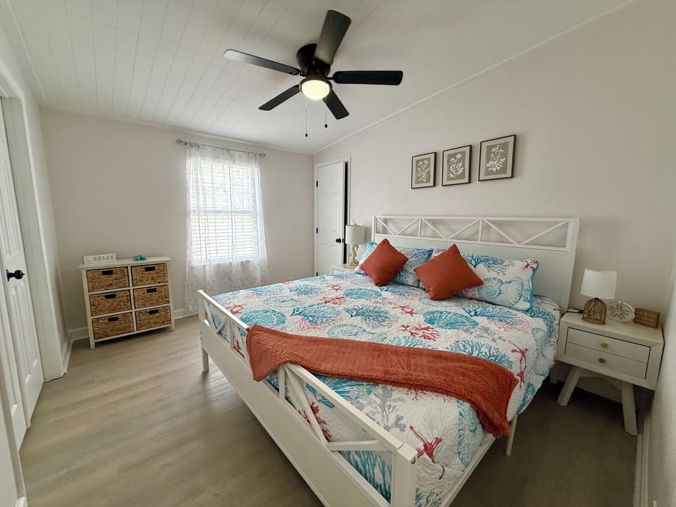 2nd king bedroom