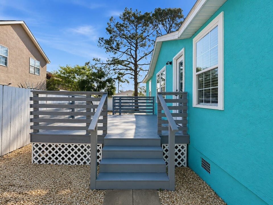 Side deck (we've added bbq and dining table able bar table since this pic!)