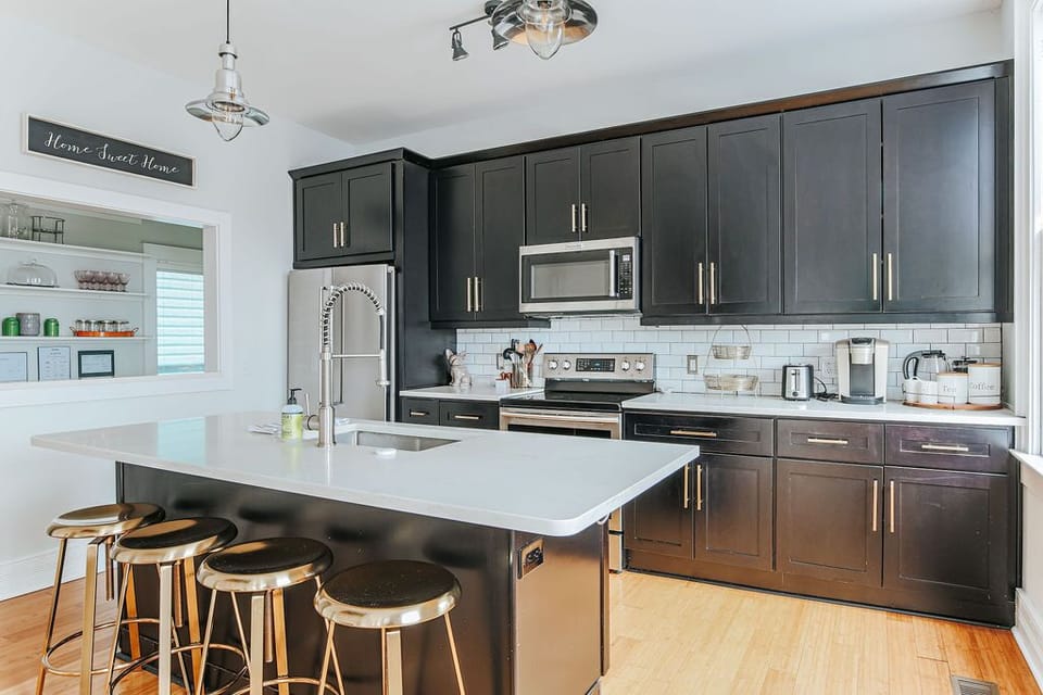 House, Private Bathroom (Hilltop Hideaway) | Shared kitchen