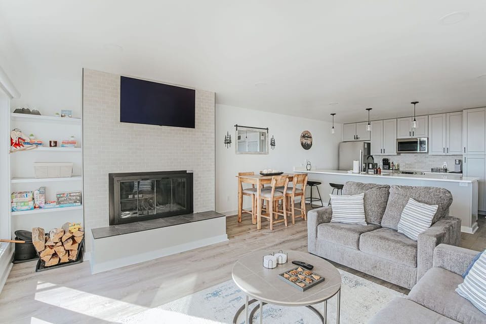 Condo, Private Bathroom (Mountain Vista View) | Lounge
