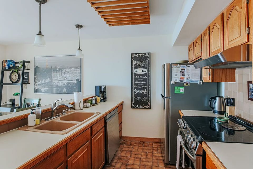 Condo, Private Bathroom (Panoramic Peak) | Shared kitchen