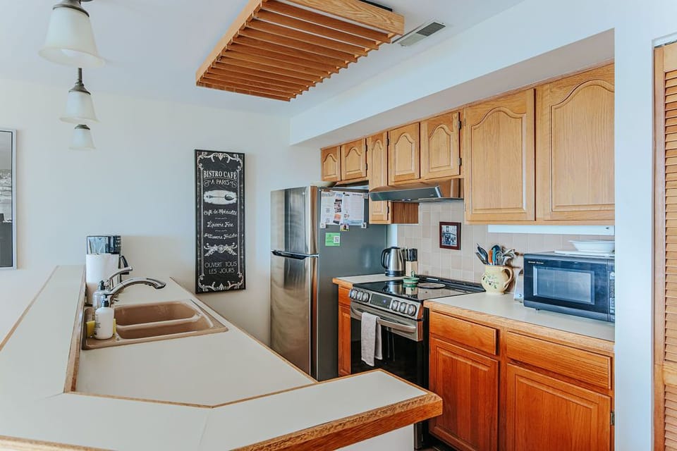 Condo, Private Bathroom (Panoramic Peak) | Shared kitchen