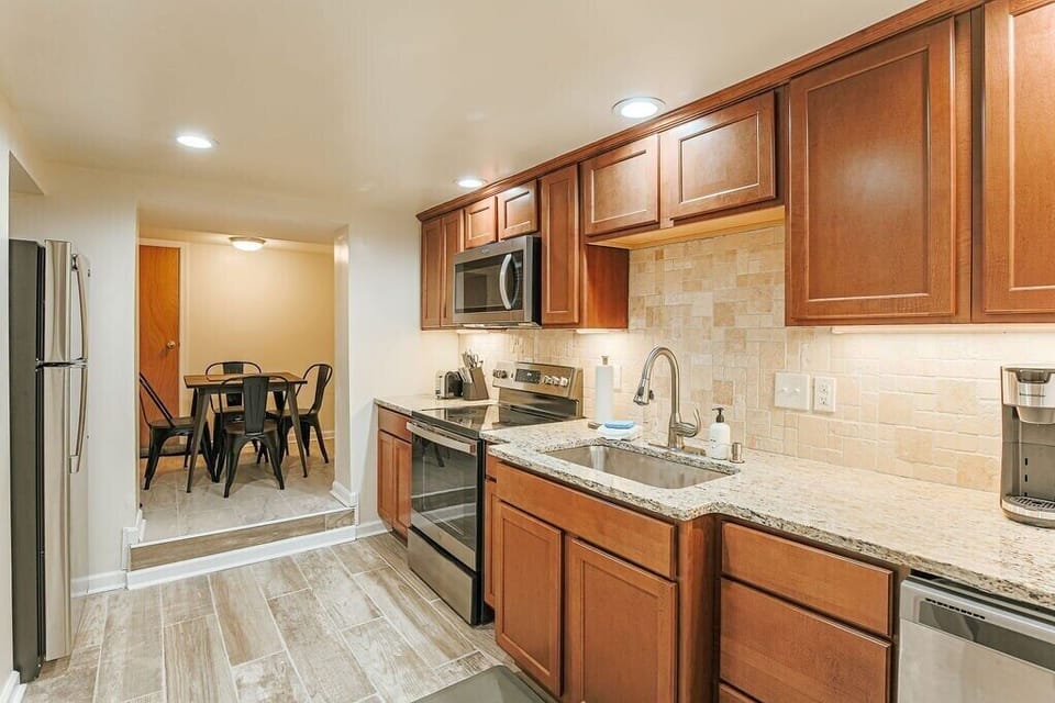 Apartment, Private Bathroom (Staunton Underground) | Shared kitchen