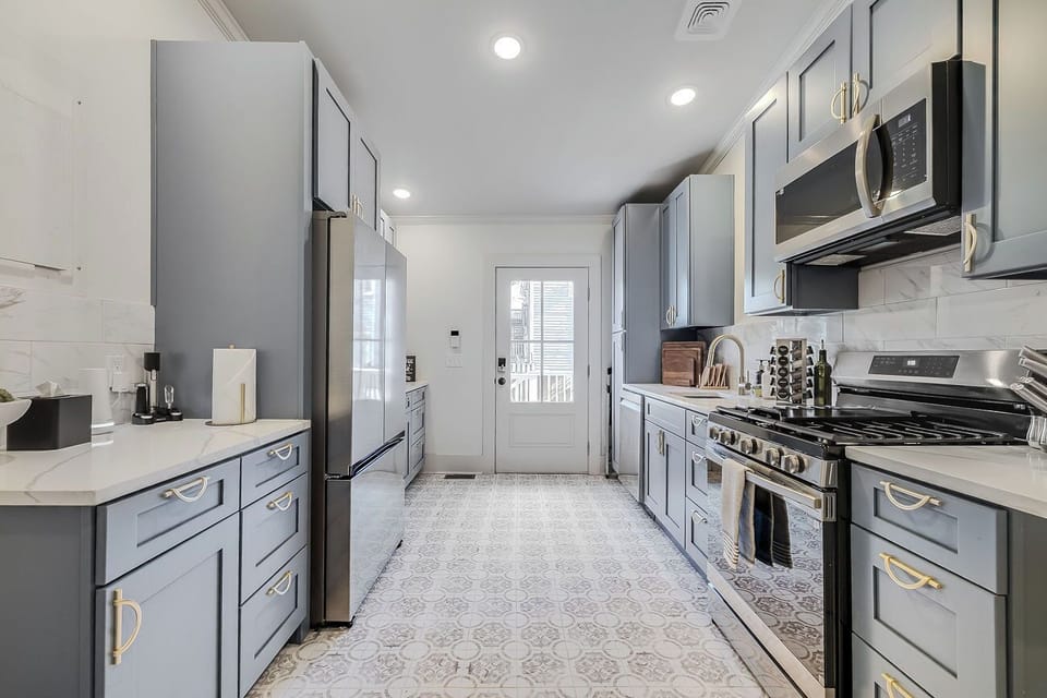 Full Kitchen