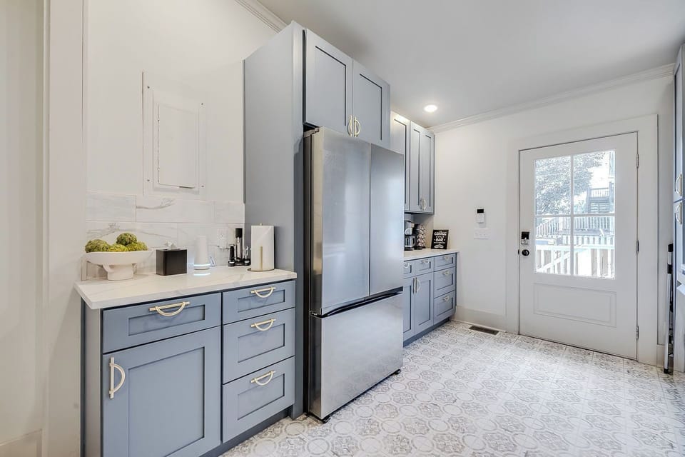 Full Kitchen 