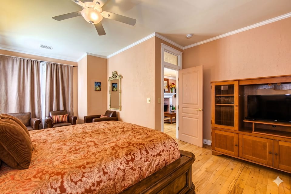 Soak in the natural light, or pull the room-darkening shades for a deep sleep. Your comfort is guaranteed.