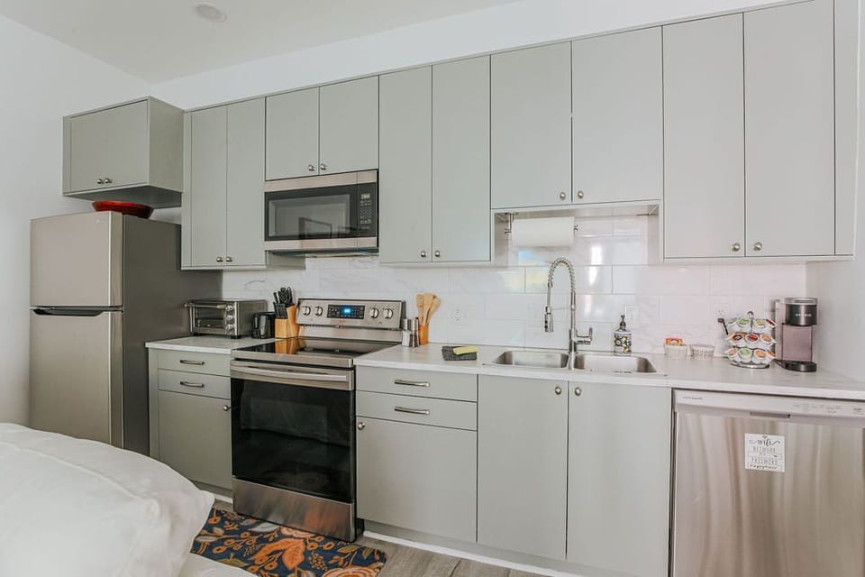 Apartment, Private Bathroom (The Social Loft) | Shared kitchen | Paper towels