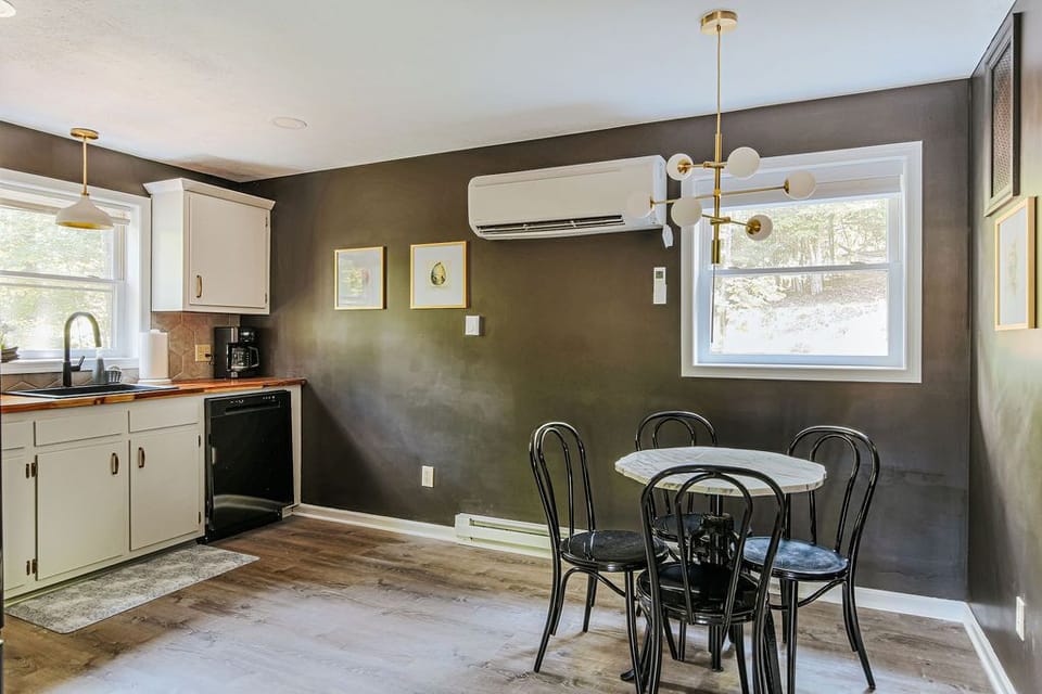 House, Private Bathroom (Tucked Inn: Lower Unit) | Shared kitchen
