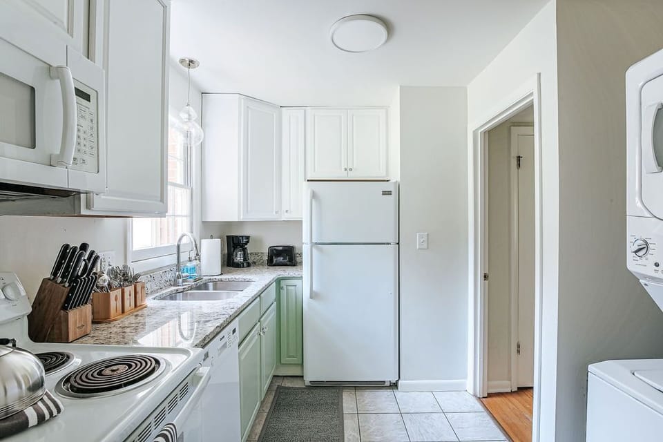 House, Private Bathroom (Westerly Haven A) | Shared kitchen