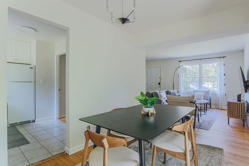 House, Private Bathroom (Westerly Haven A) | Dining