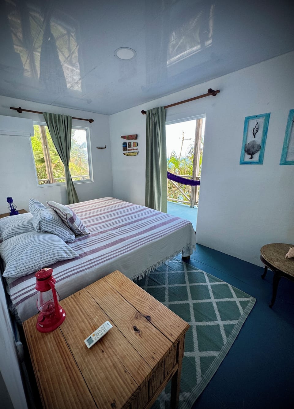 Classic Room, Beachfront | WiFi (free), bed sheets