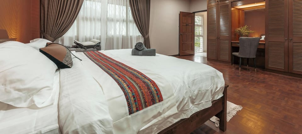 42Pax 9BR Damansara Pool Villa by Verano Villa in Petaling Jaya