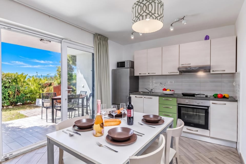 Kitchen and dining area