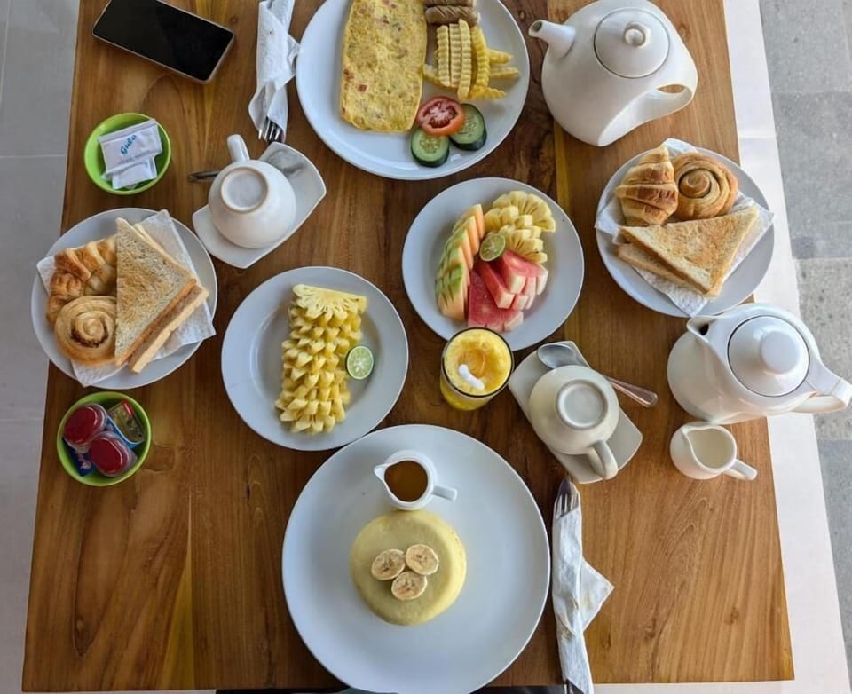 Comfort Villa, Garden Area | Breakfast meal