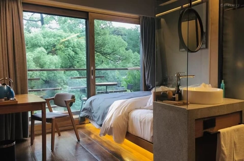 Deluxe Double Room, Balcony, Mountain View | Premium bedding, individually decorated, individually furnished, desk