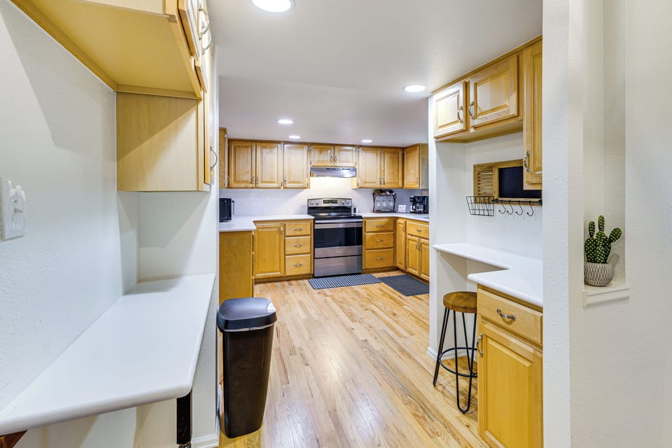 Kitchen | Main Level