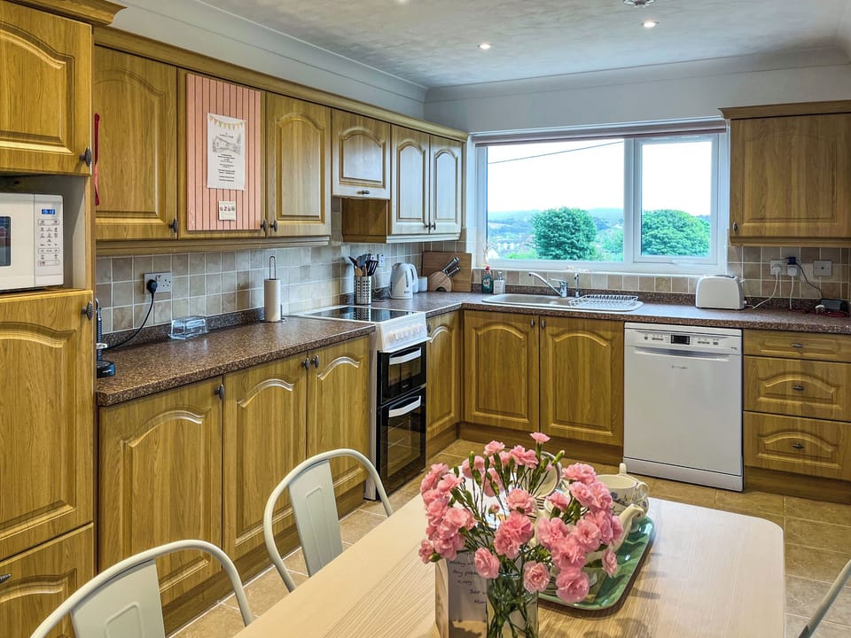 Kitchen | Penbryn Cottage, Benllech