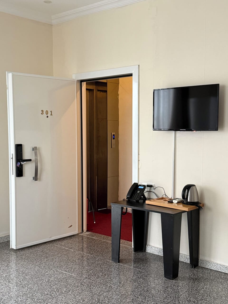 Basic Triple Room | Interior
