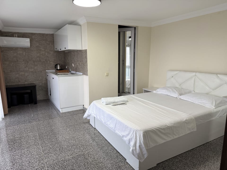 Basic Twin Room | Free WiFi