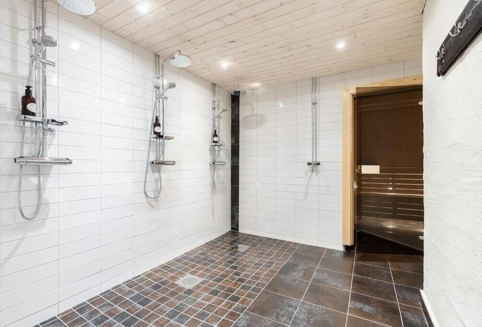 Towels, toilet paper