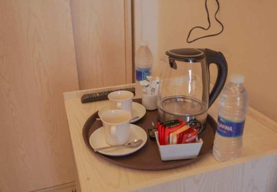 Laptop workspace, soundproofing, WiFi (free), bed sheets