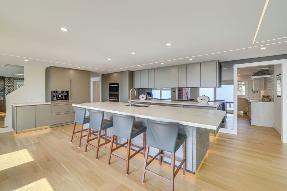 House (5 Bedrooms) | Interior