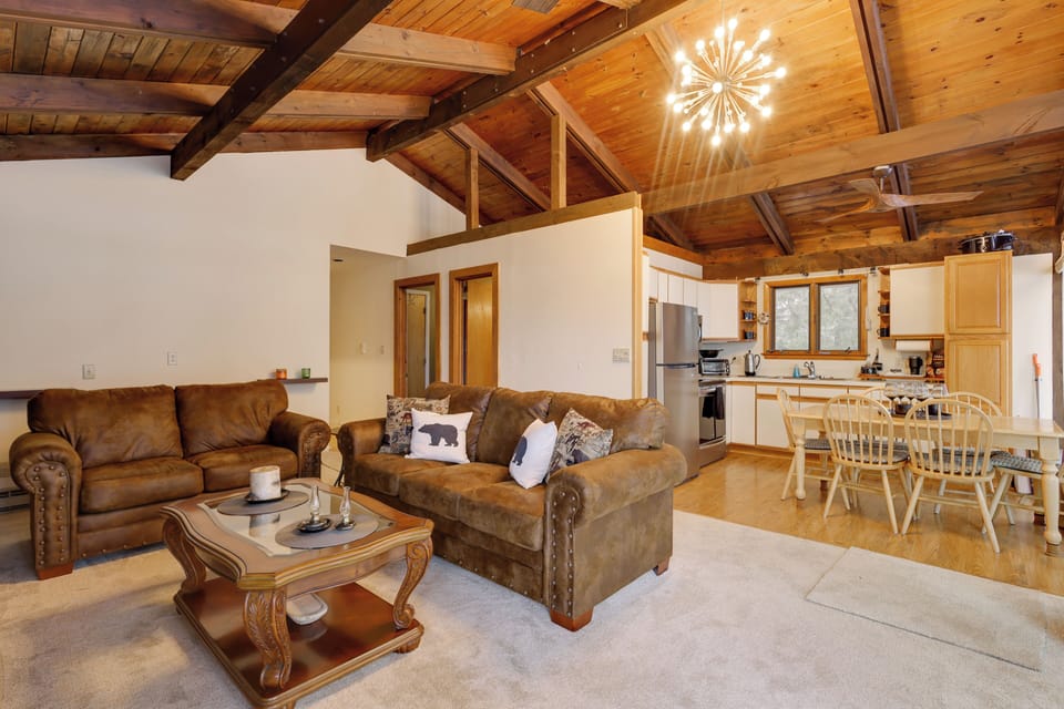 House (3 Bedrooms) | Interior