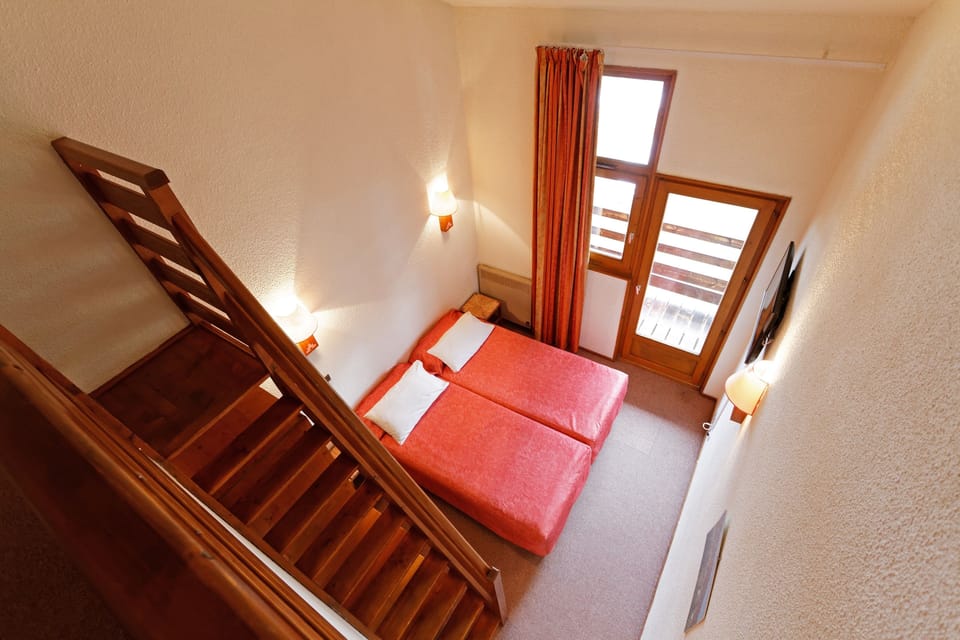 Family Room | In-room safe, desk, soundproofing, iron/ironing board