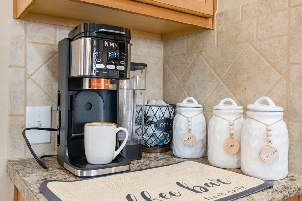 Kitchen_coffee bar