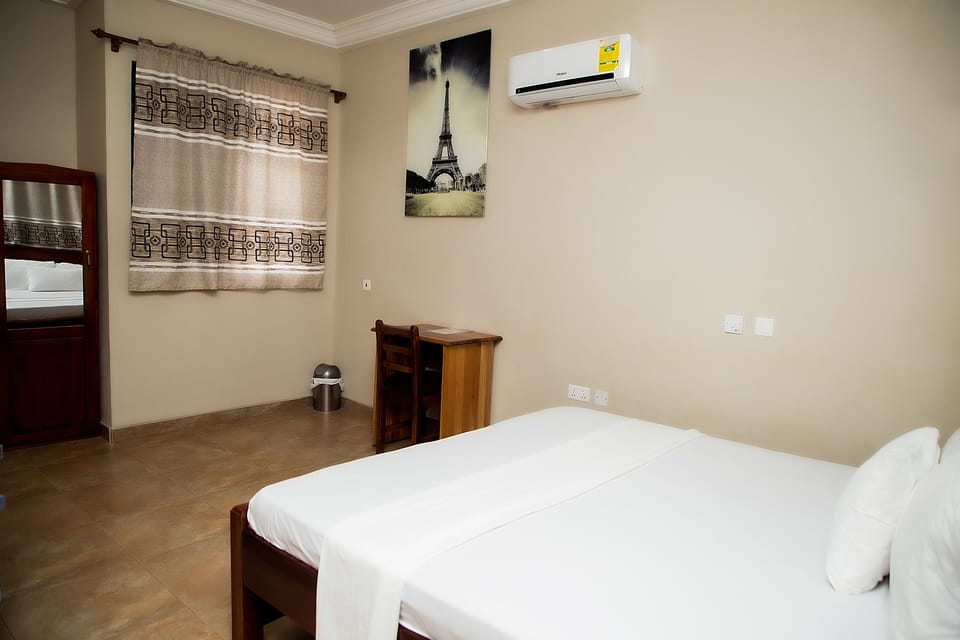 Deluxe Double Room, 1 Queen Bed, Private Bathroom | Desk, laptop workspace, iron/ironing board, WiFi (free)