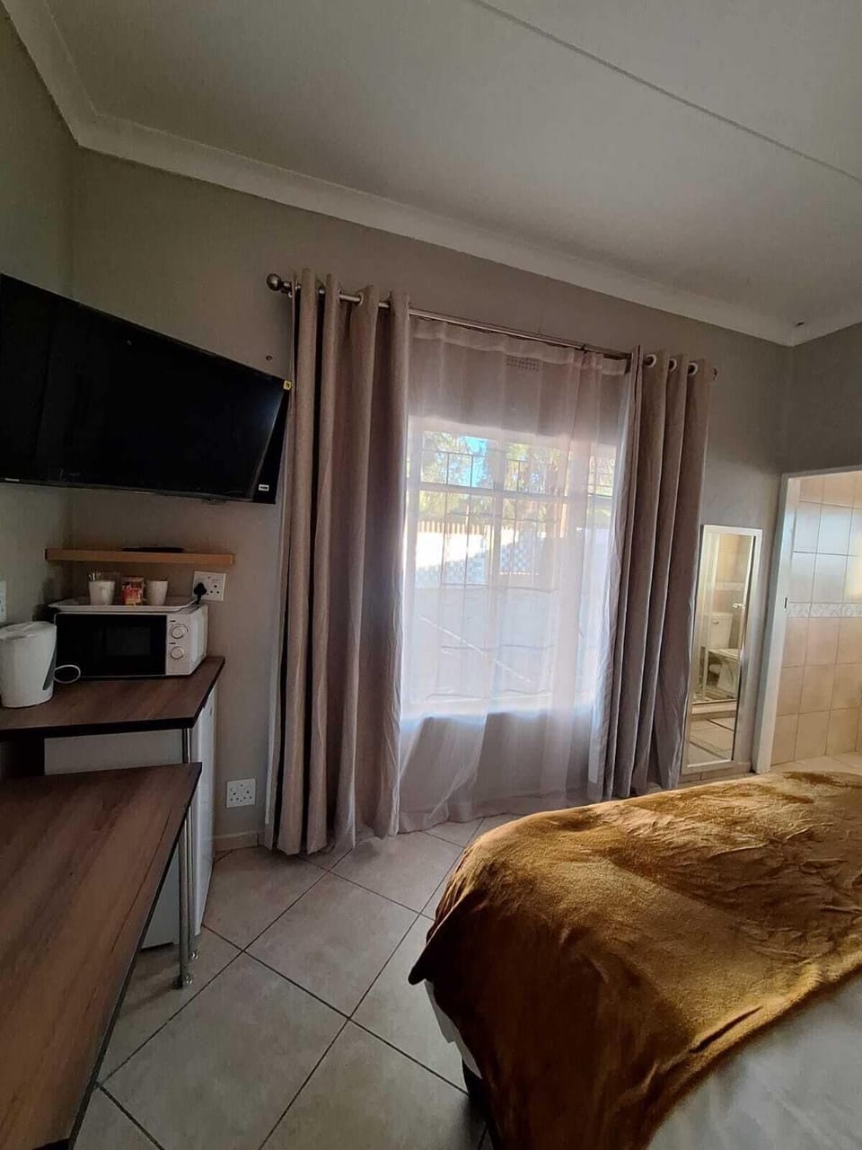 Standard Double Room, Non Smoking, Private Bathroom | Desk, laptop workspace, free WiFi