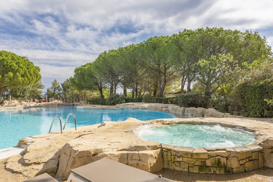 Apartment | Pool | Outdoor pool, a heated pool