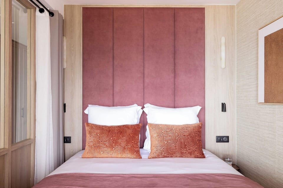 Apartment | 1 bedroom, laptop workspace, iron/ironing board, bed sheets