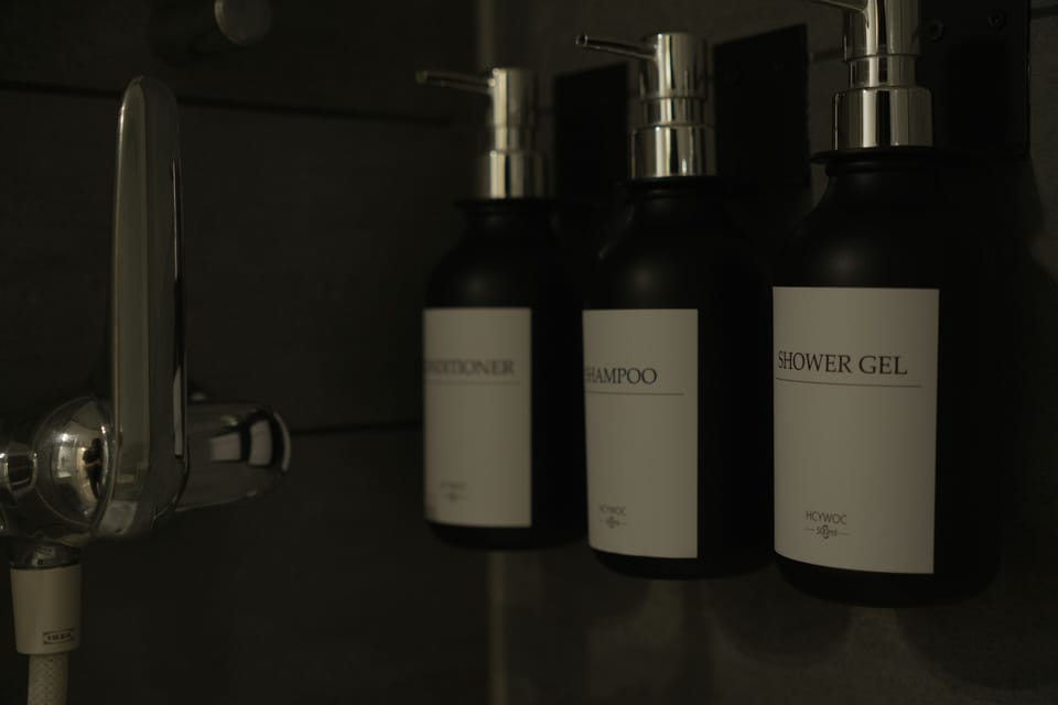 Bathroom amenities