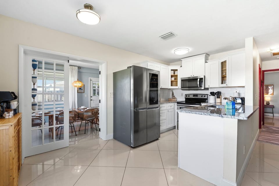 Step down to dining room