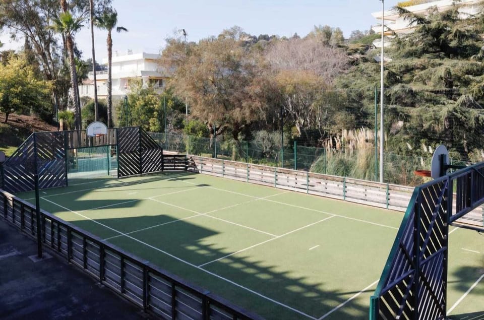 Sport court