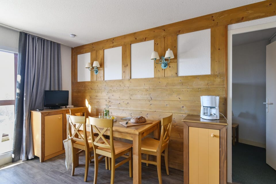 Apartment | Dining