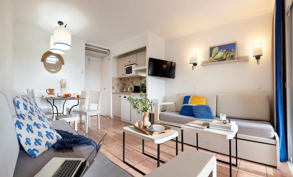 Apartment | Living room